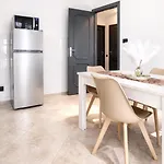 Lore Sole Apartment *