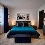 Apartment Lore Sole Caluso