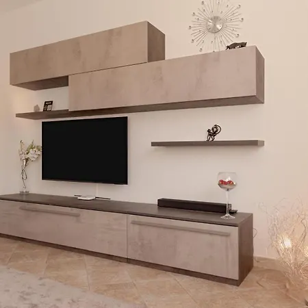 Lore Sole Apartman *